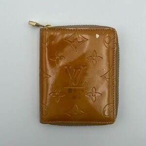 ❌SOLD❌ Louis Vuitton Vernis Bloom Zip Around Wallet